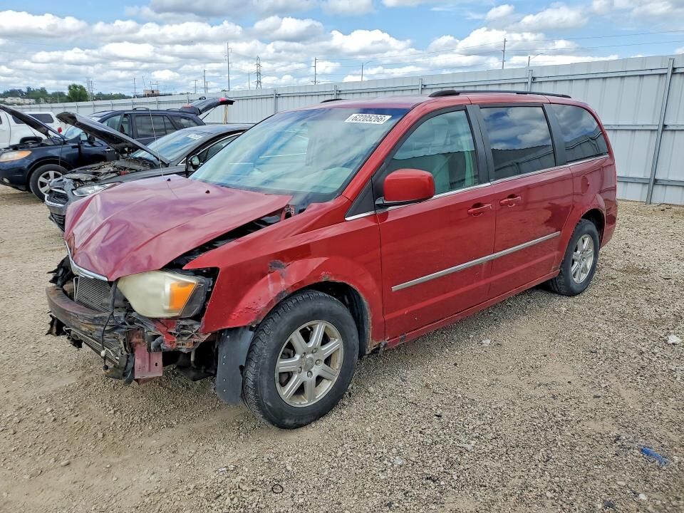 2010 CHRYSLER Town and Country