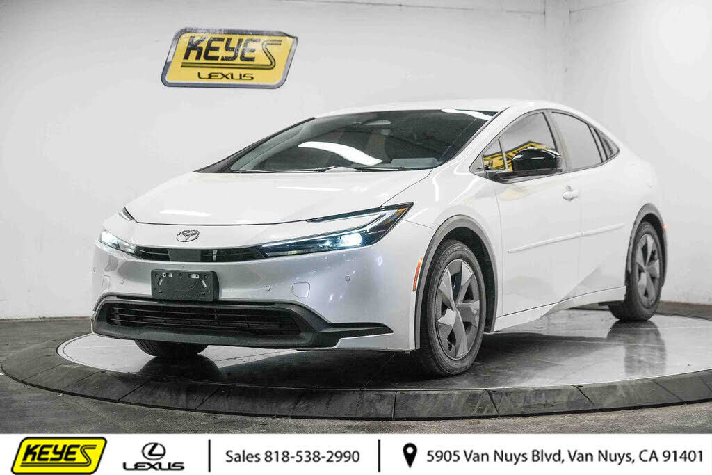 2024 TOYOTA PRIUS