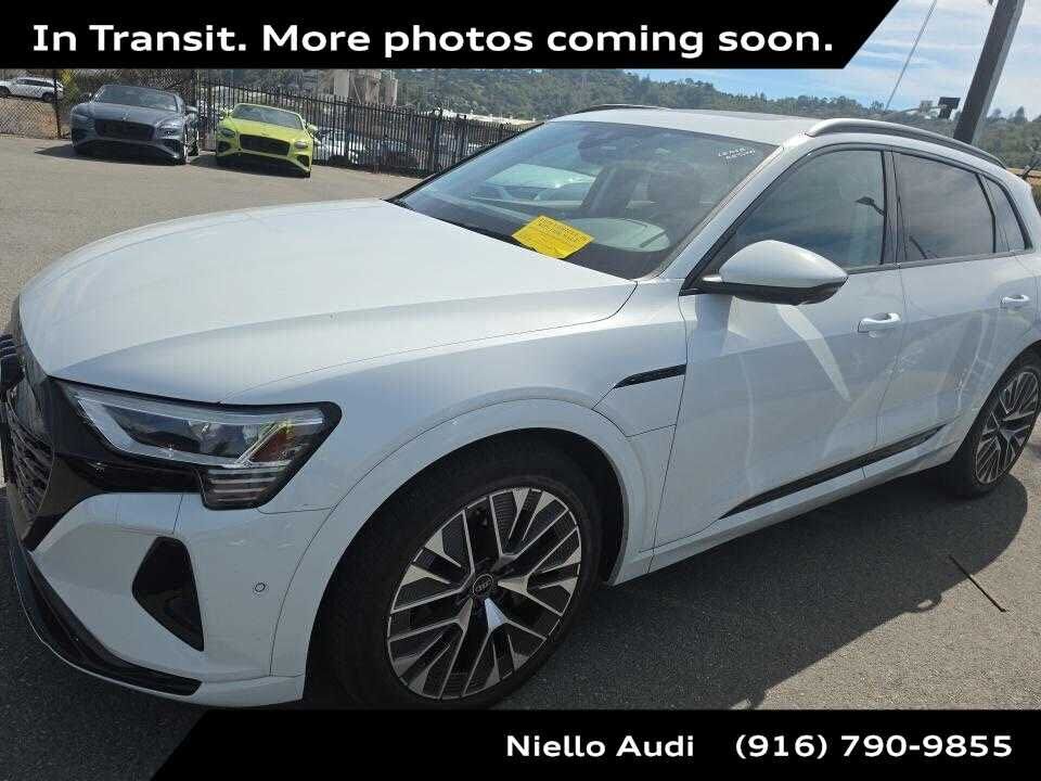 2024 AUDI Q8