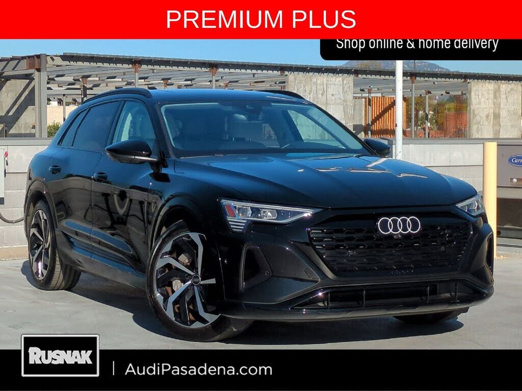 2024 AUDI Q8