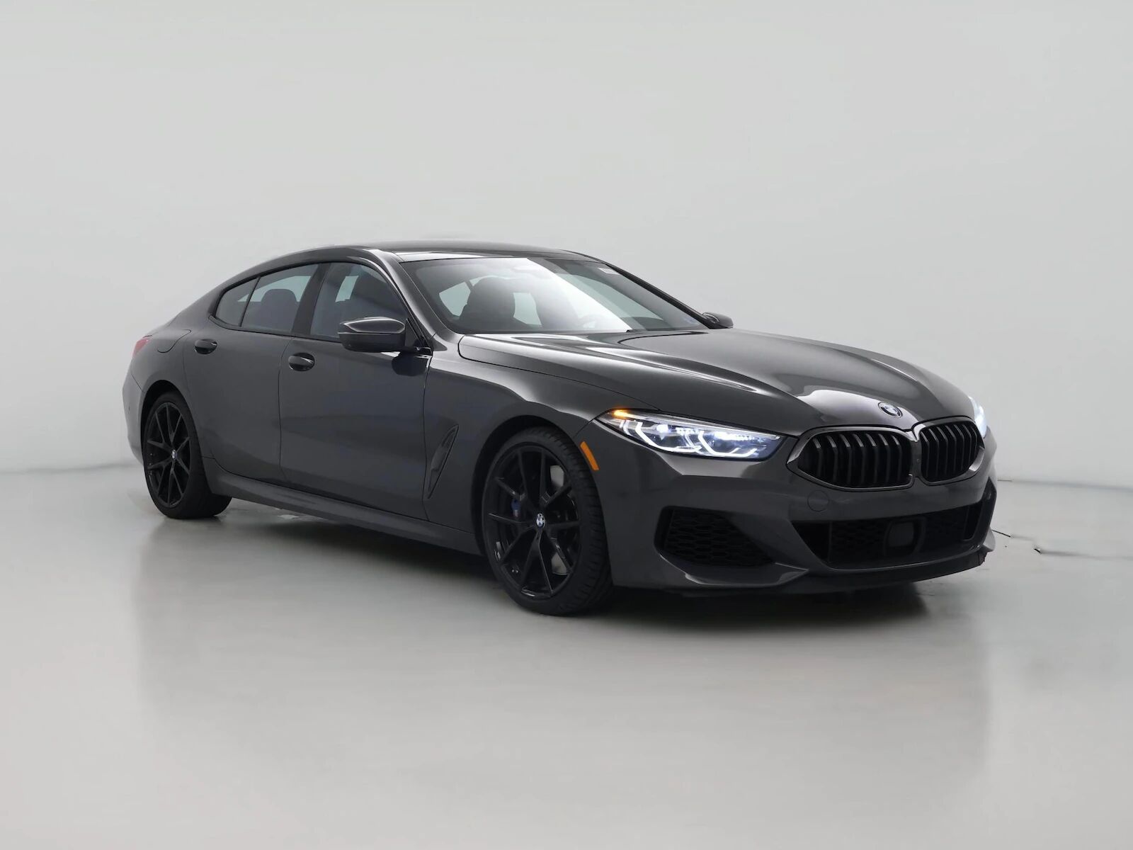2022 BMW M8