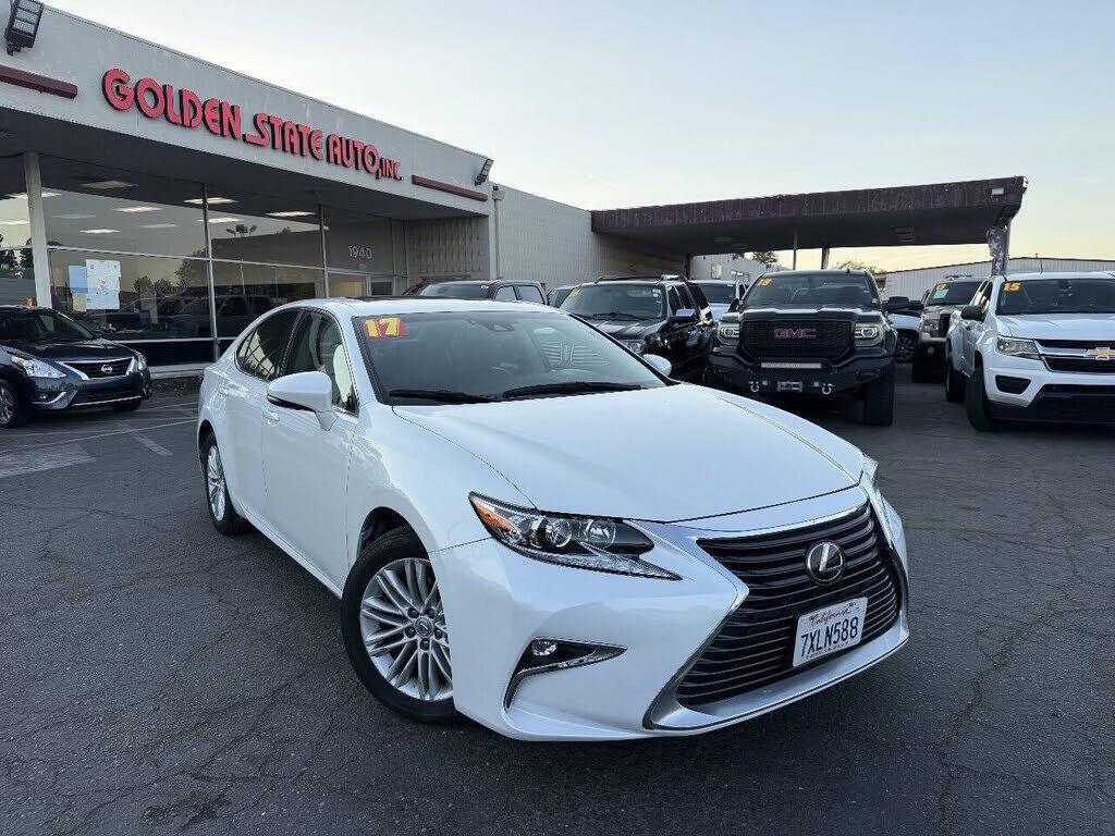 2017 LEXUS ES