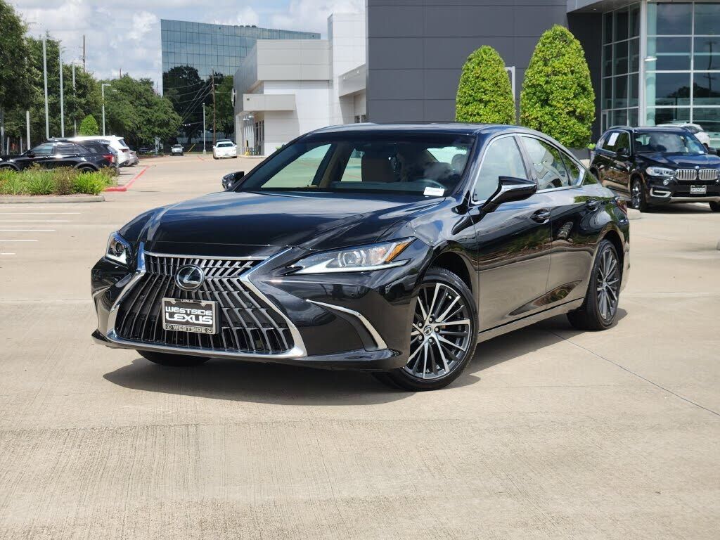 2025 LEXUS ES