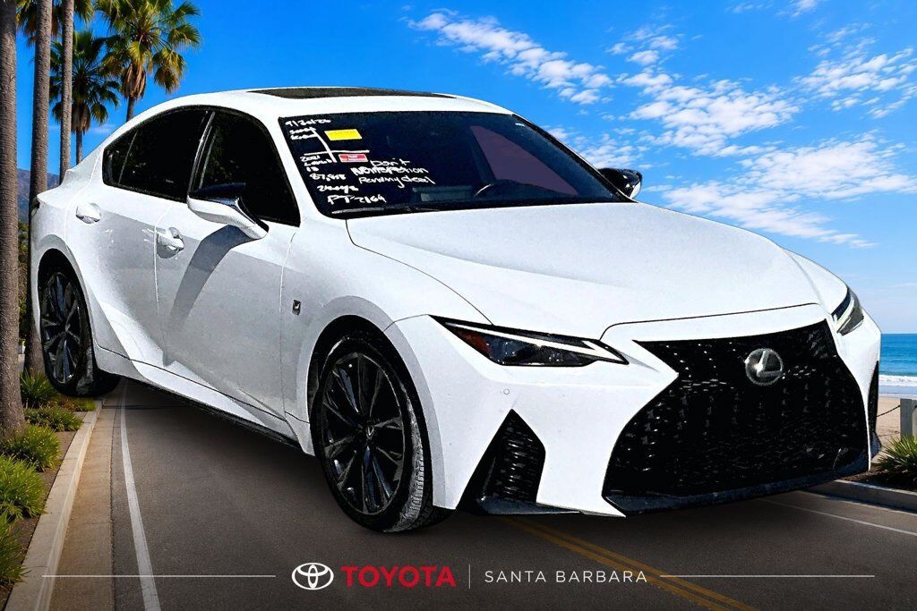 2021 LEXUS IS