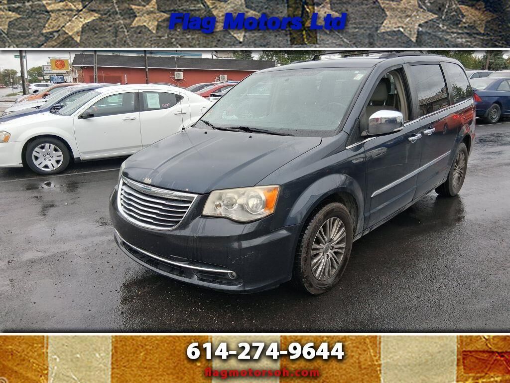 2014 CHRYSLER Town and Country