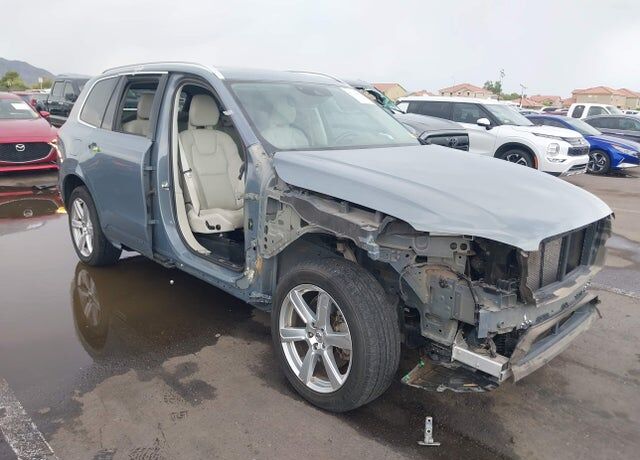 2020 VOLVO XC90