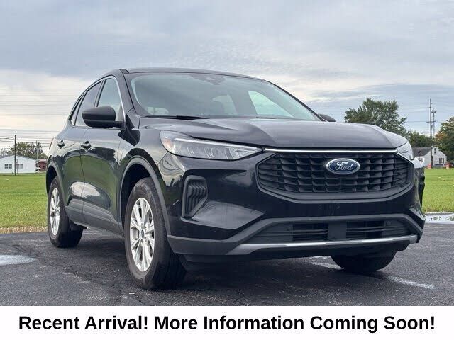 2024 FORD Escape