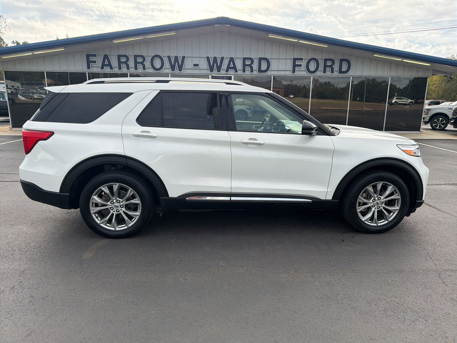 2021 FORD Explorer