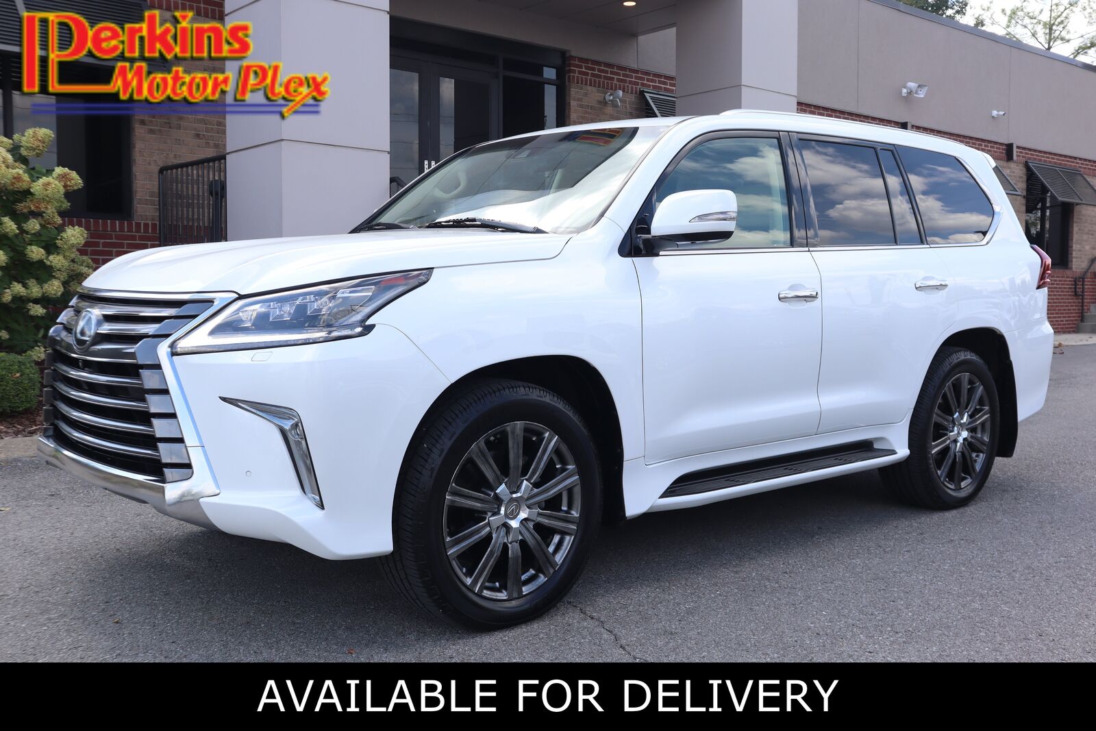 2016 LEXUS LX