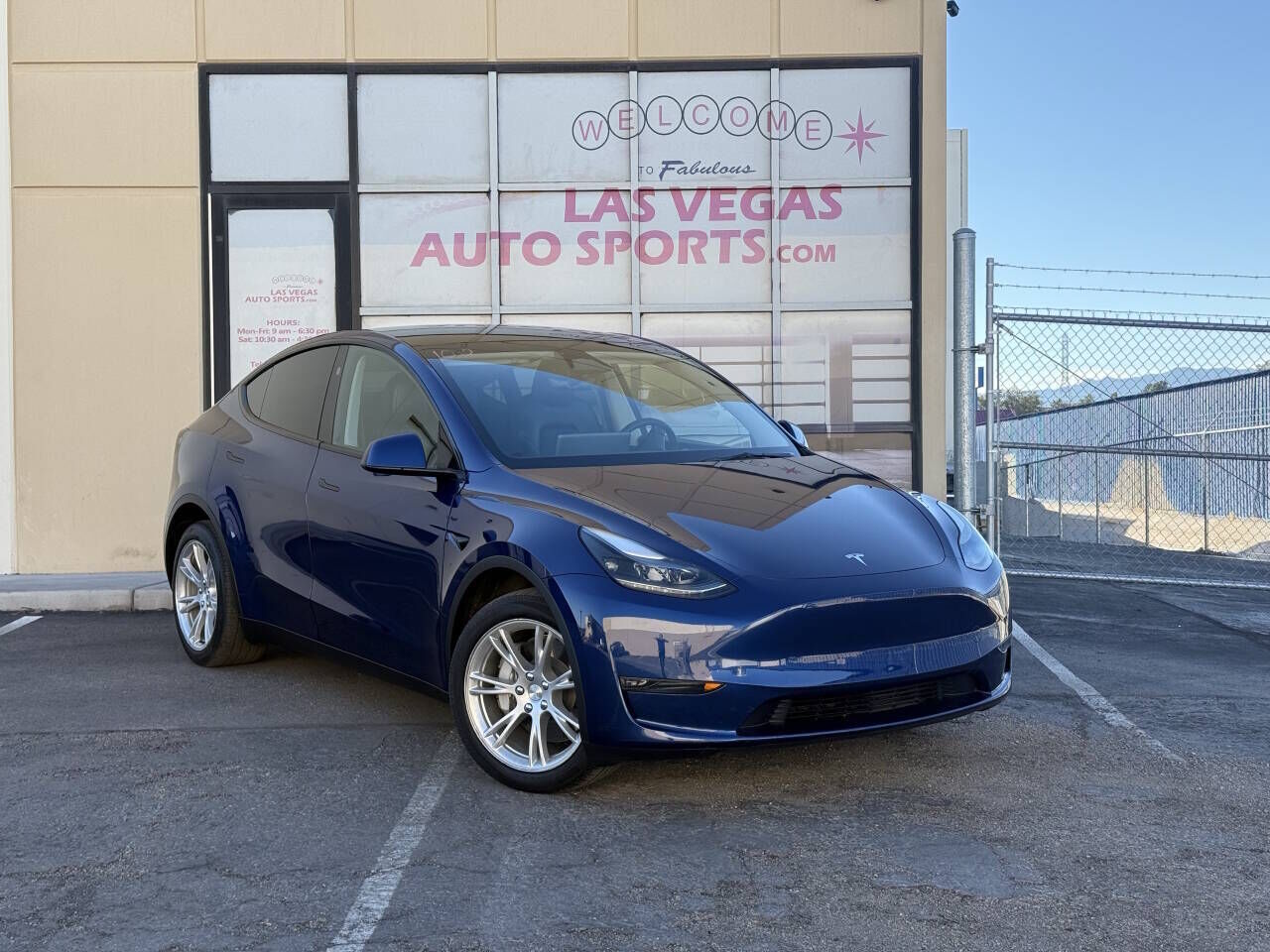 2023 TESLA Model Y