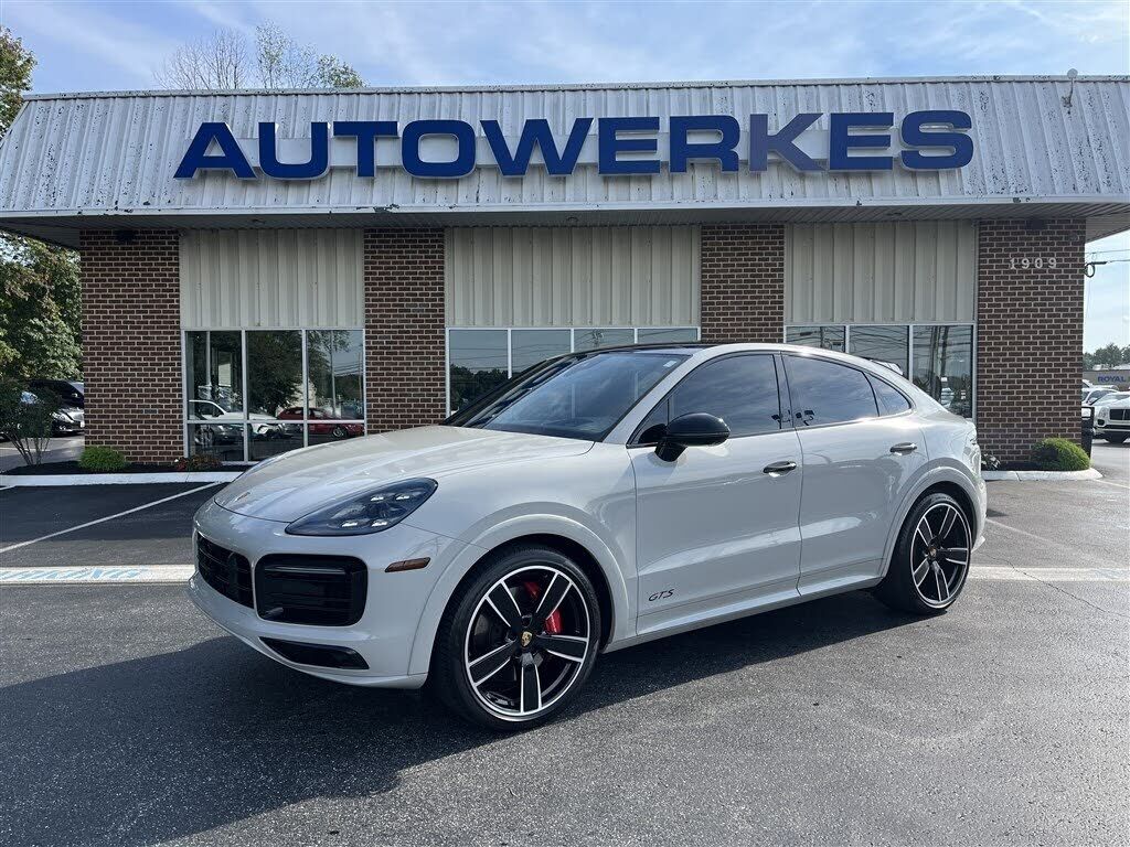 2022 PORSCHE Cayenne