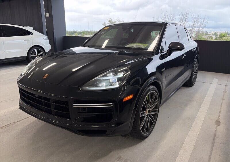 2020 PORSCHE Cayenne