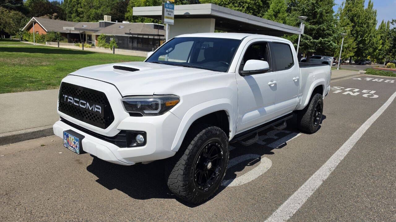 2017 TOYOTA Tacoma