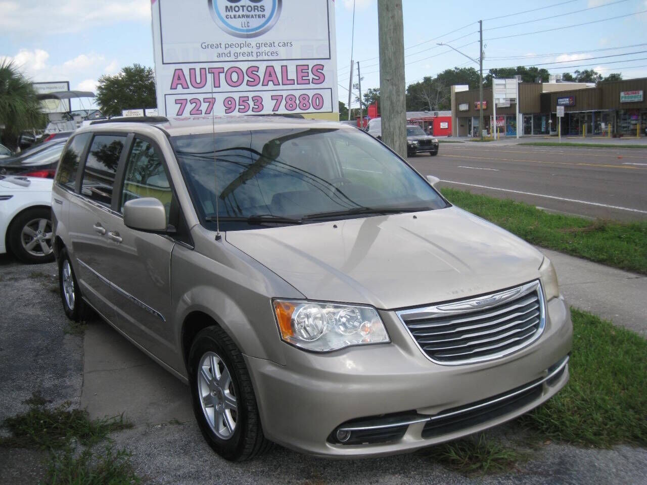 2012 CHRYSLER Town and Country