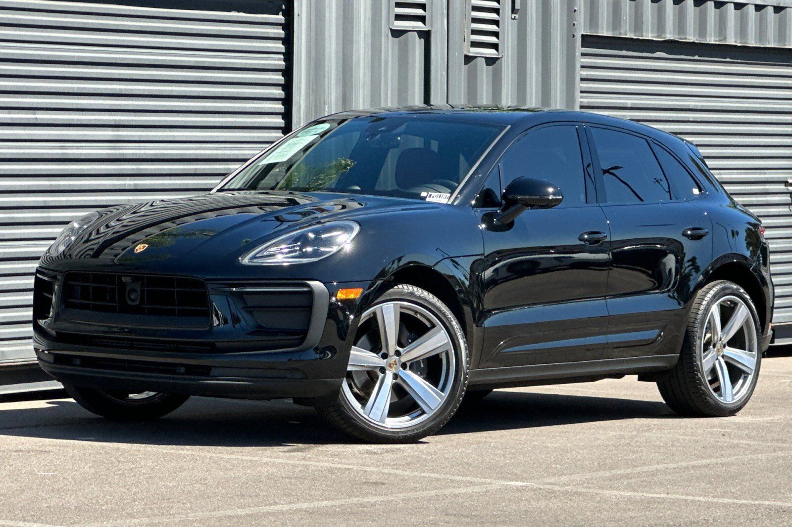 2024 PORSCHE Macan