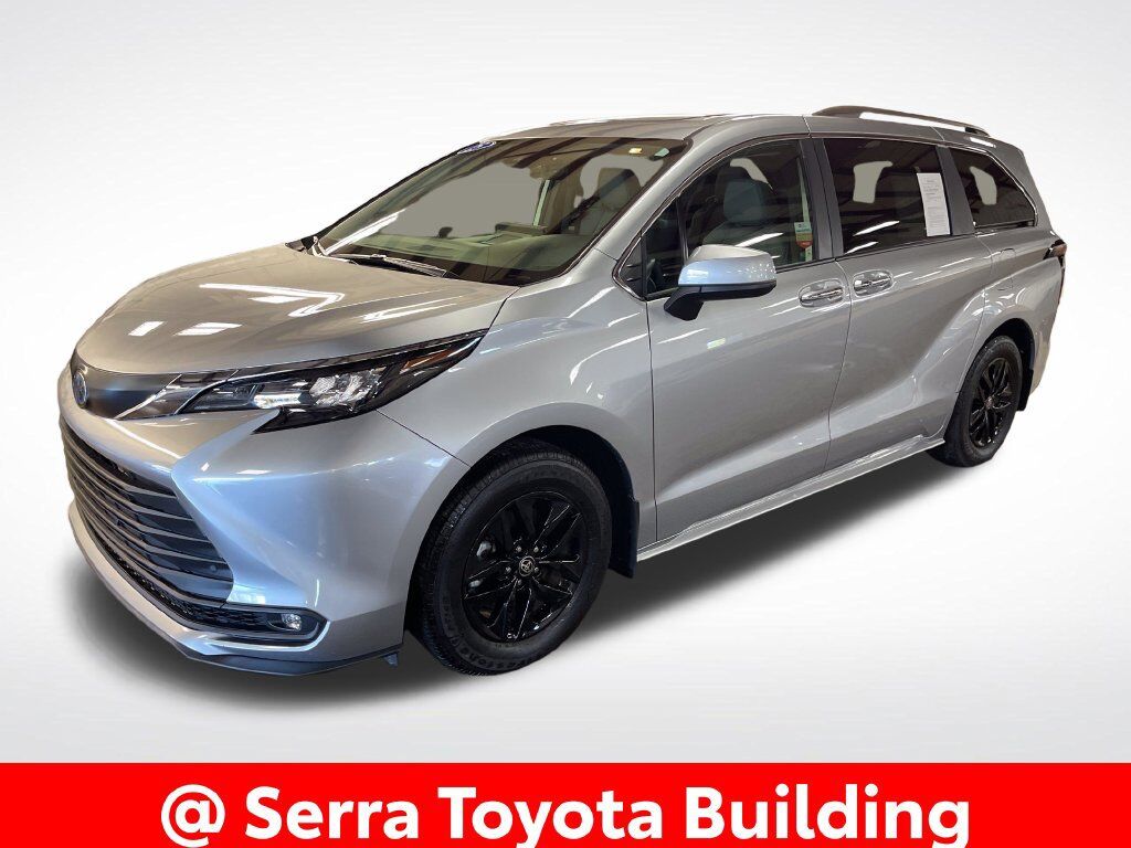 2025 TOYOTA Sienna