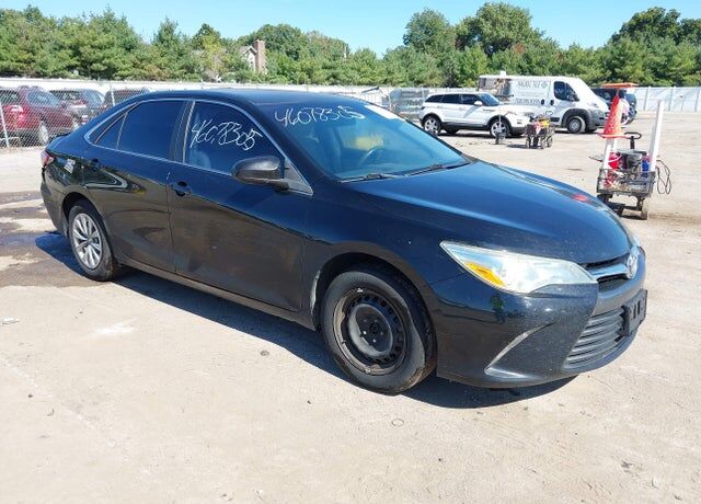2017 TOYOTA Camry