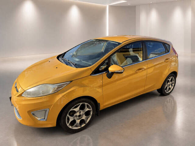 2011 FORD Fiesta