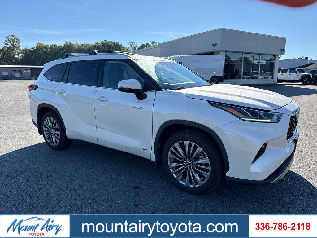2021 TOYOTA Highlander