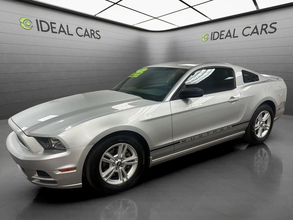2013 FORD Mustang