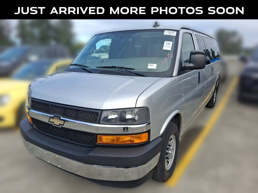 2017 CHEVROLET Express
