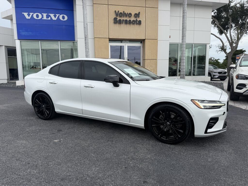 2024 VOLVO S60