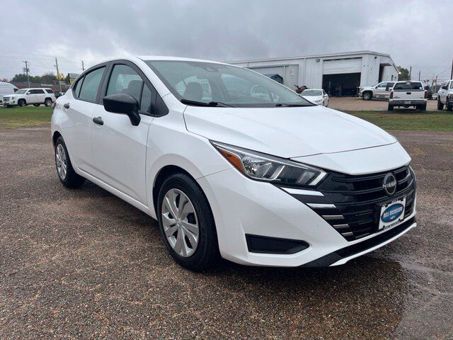 2023 NISSAN Versa