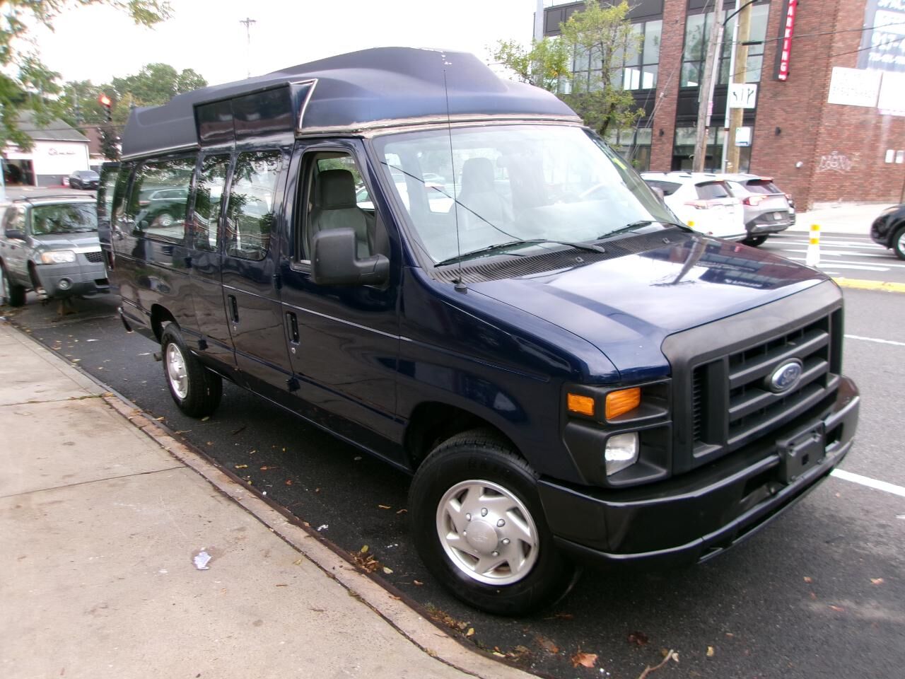 2011 FORD E-350