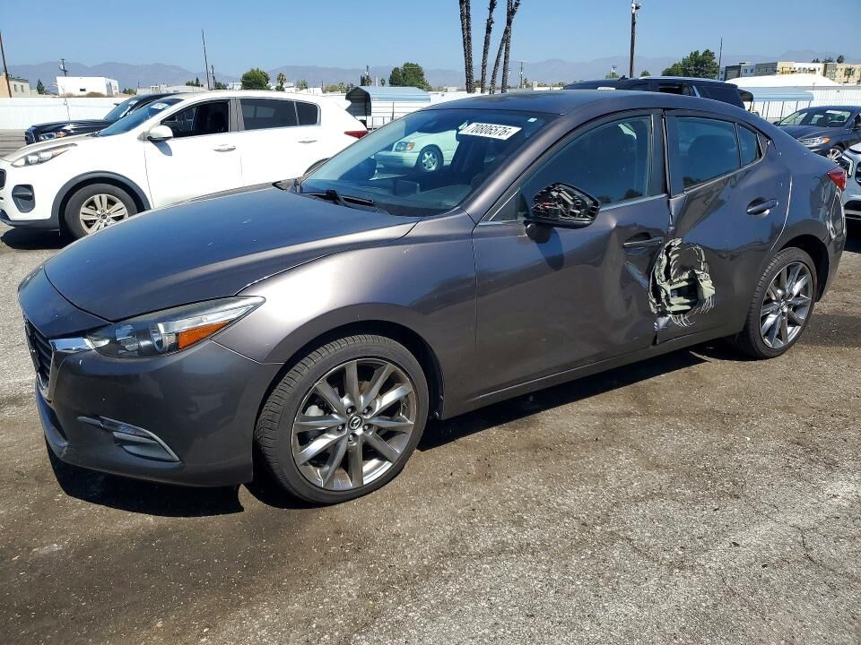 2018 MAZDA Mazda3