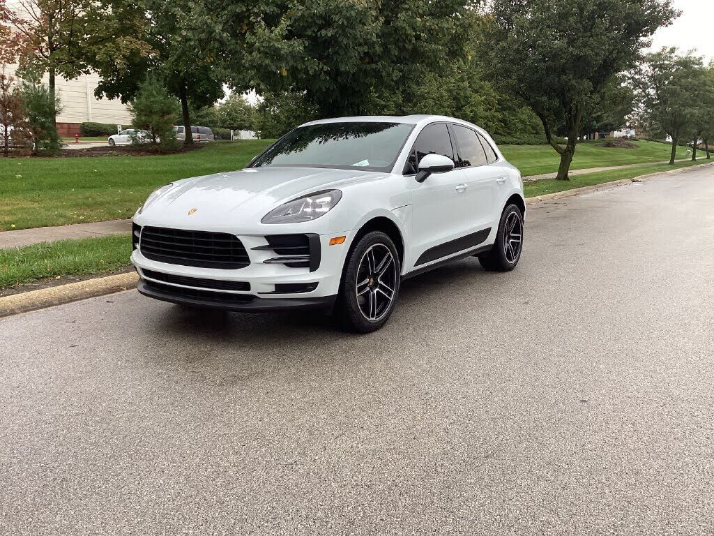 2020 PORSCHE Macan