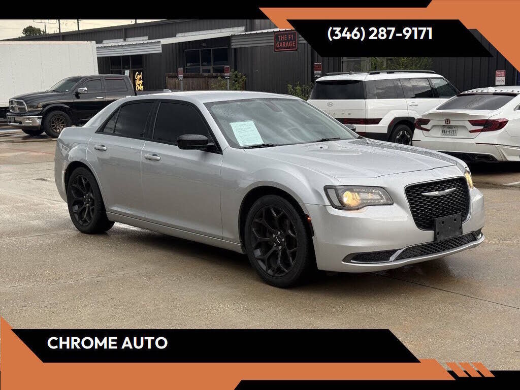 2019 CHRYSLER 300