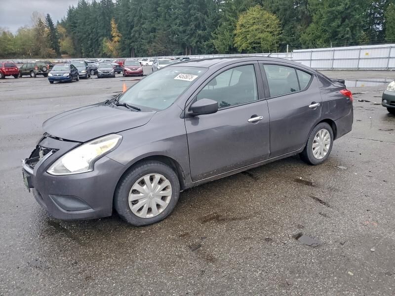 2015 NISSAN Versa