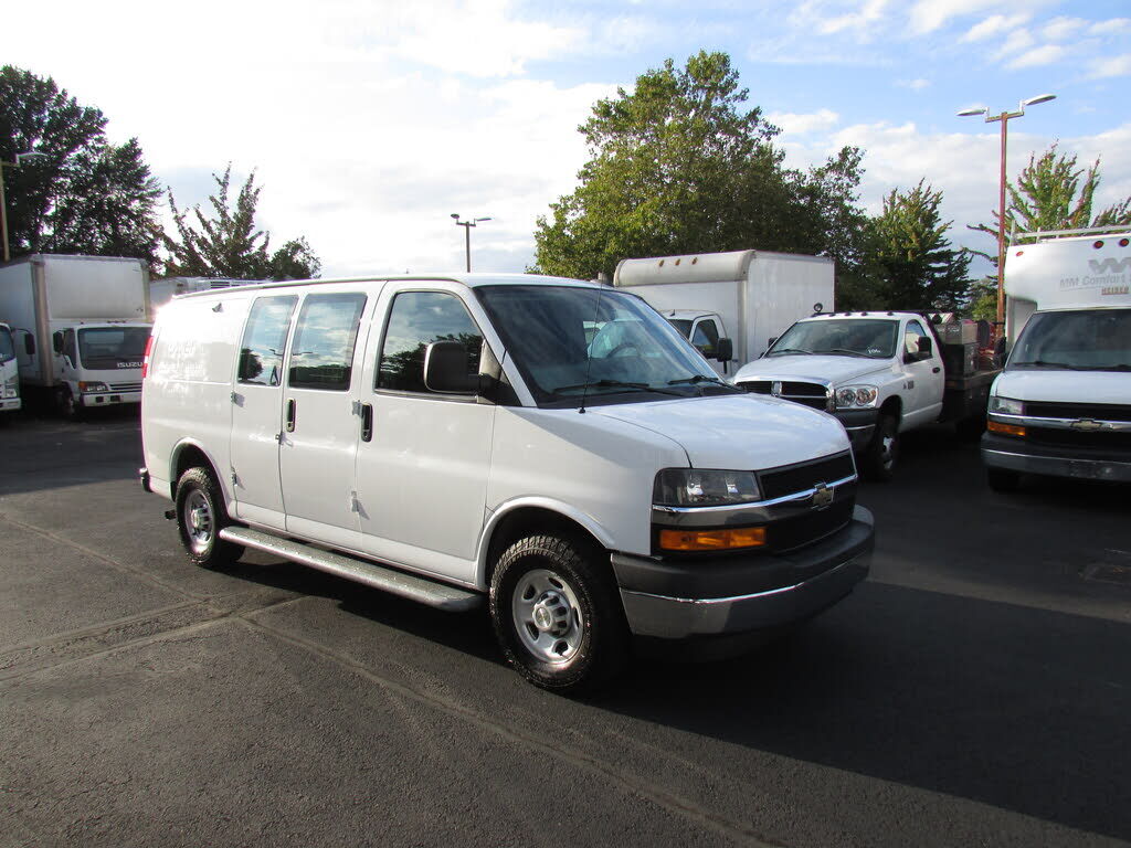 2020 CHEVROLET Express