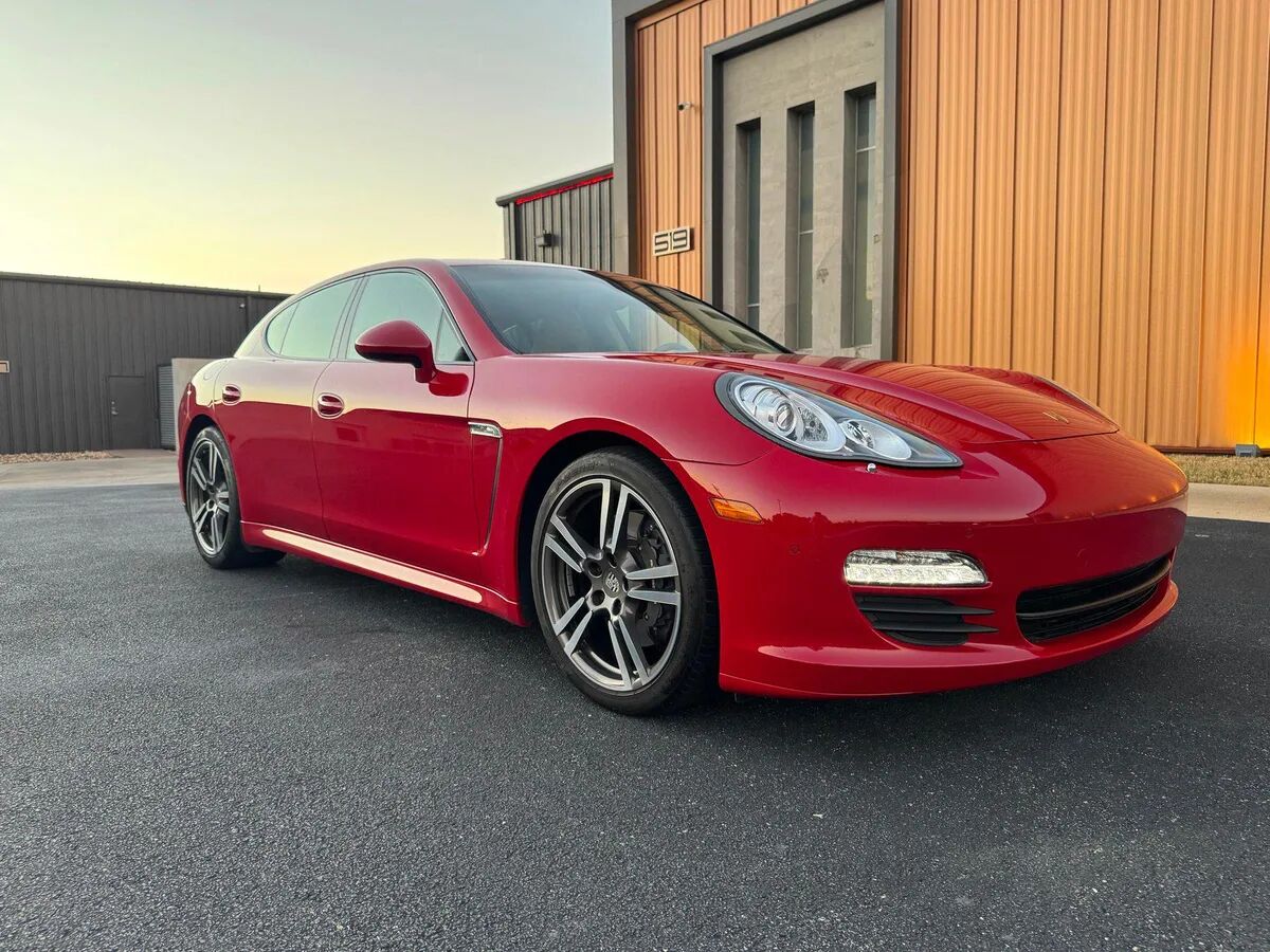 2013 PORSCHE Panamera