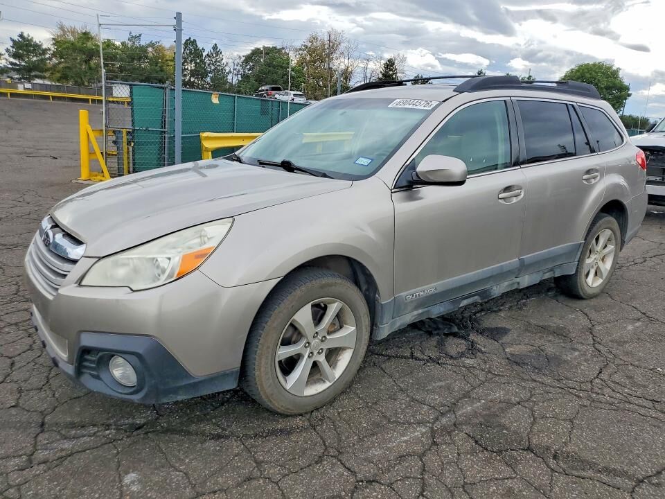 2014 SUBARU Outback
