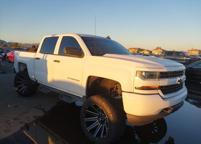 2018 CHEVROLET Silverado