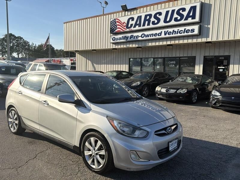 2012 HYUNDAI Accent