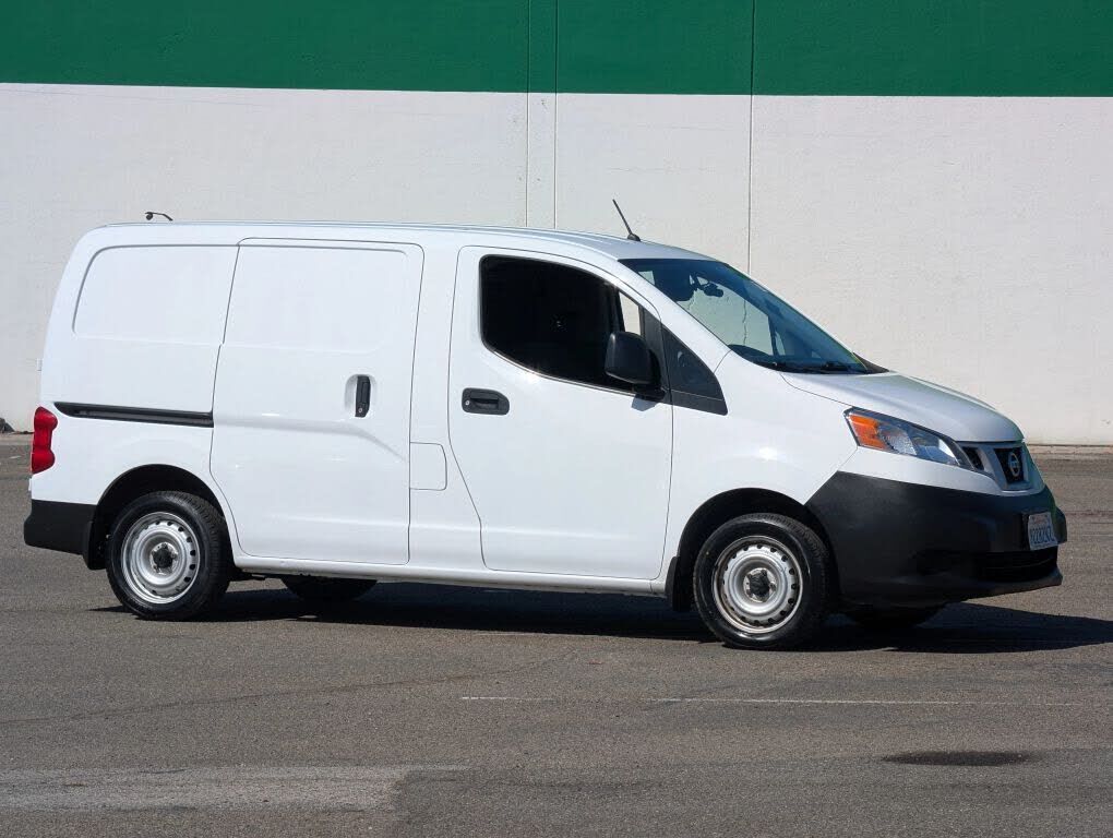 2018 NISSAN NV200