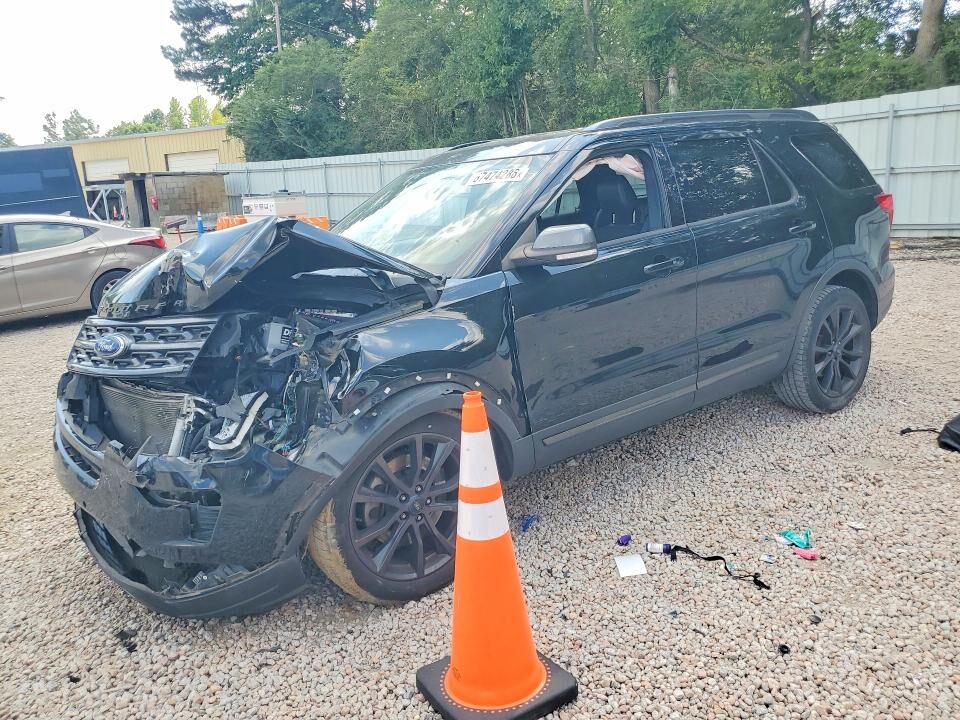 2018 FORD Explorer