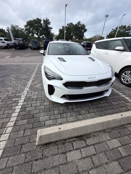 2022 KIA Stinger