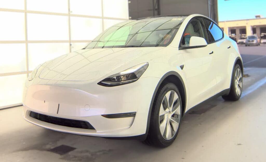 2023 TESLA Model Y