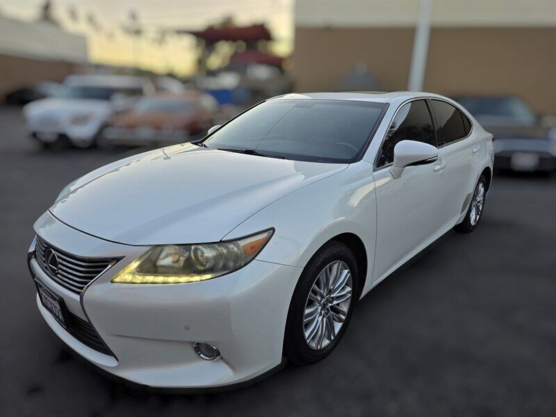 2013 LEXUS ES