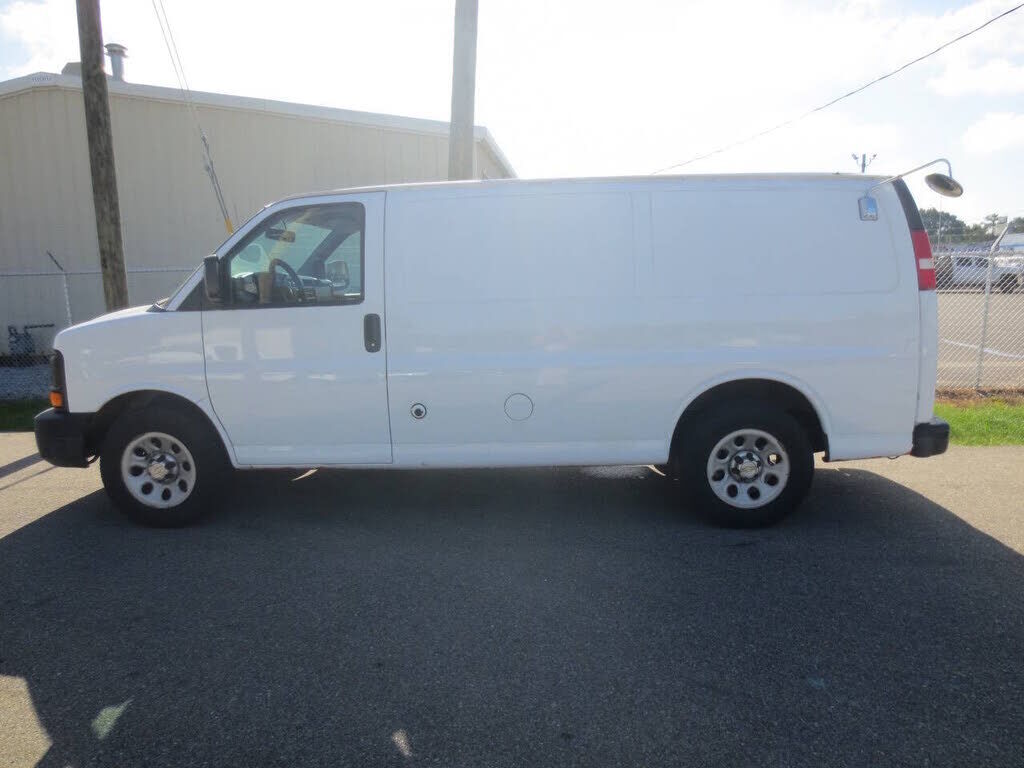 2013 CHEVROLET Express