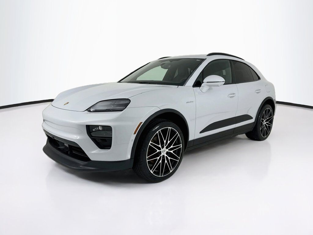 2024 PORSCHE Macan
