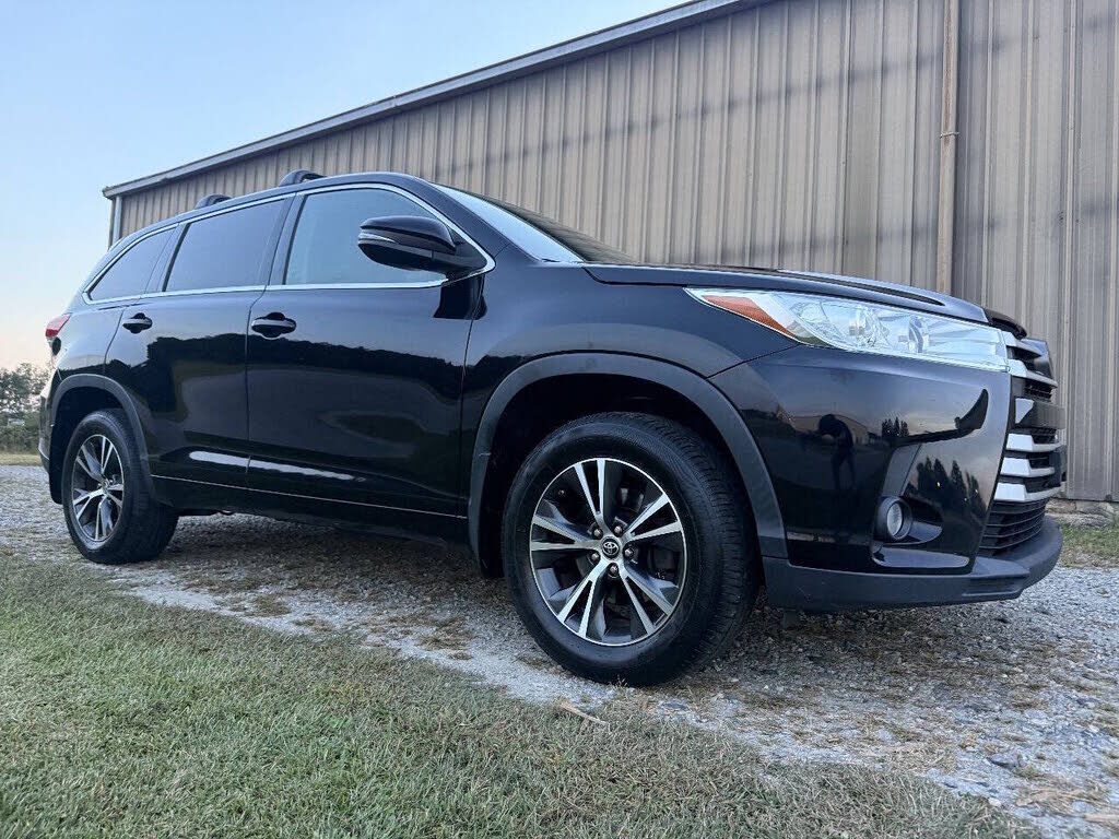 2017 TOYOTA Highlander