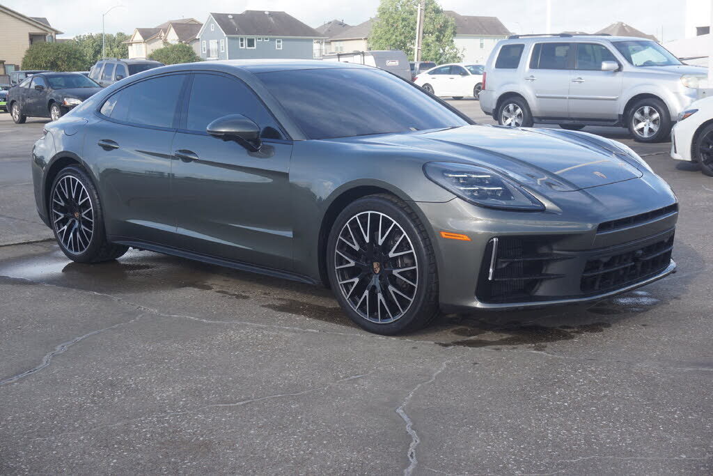 2024 PORSCHE Panamera