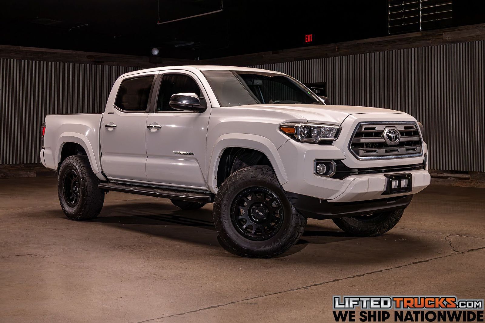 2017 TOYOTA Tacoma