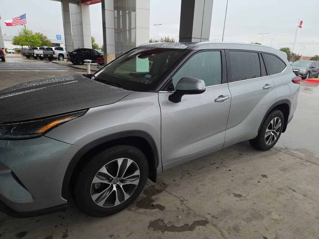 2021 TOYOTA Highlander