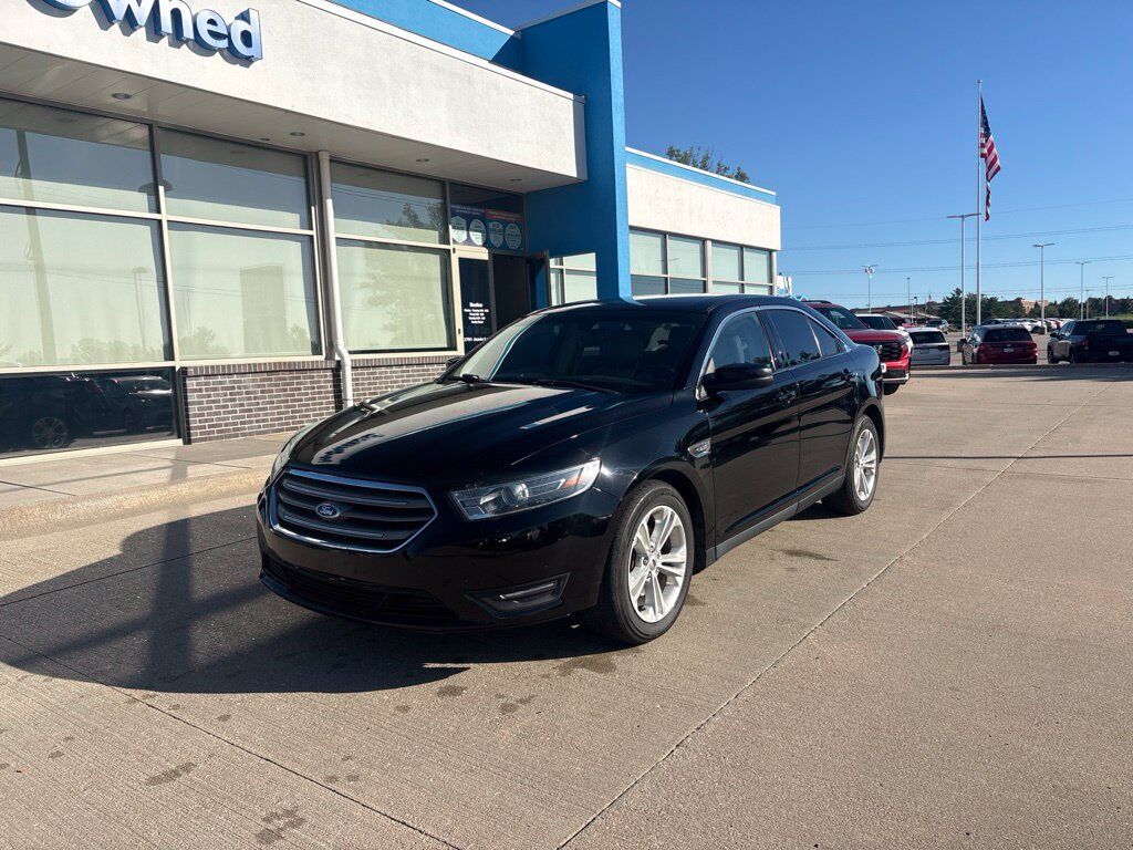 2016 FORD Taurus