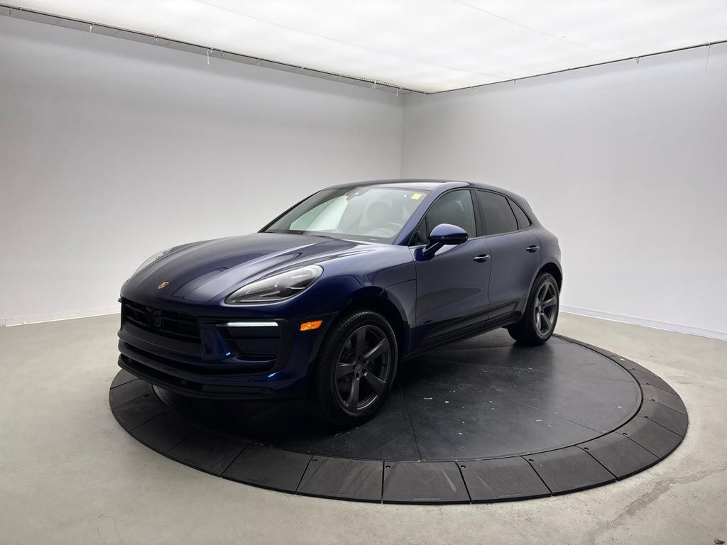 2026 PORSCHE Macan